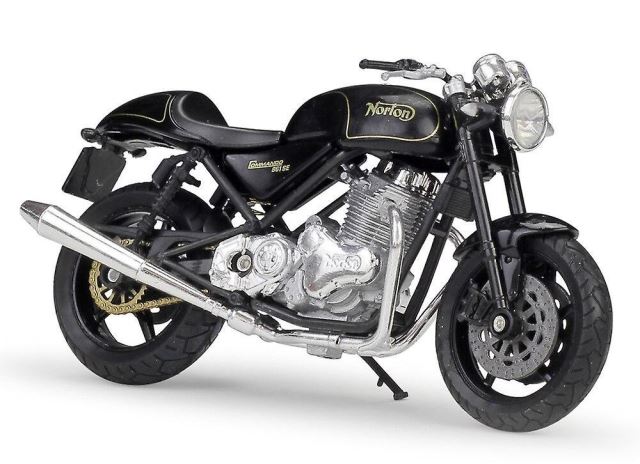 Kovový model motorky Norton Commando 961 SE 1:18