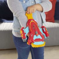 Hasbro Nerf Avengers Mech Strike Iron Man Strikeshot galaktická rukavice (3)
