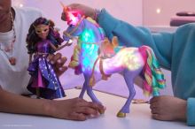 Spin Master Unicorn Academy Svetelný Jednorožec WILDSTAR 24 cm (14)