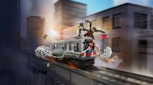 LEGO® Marvel 76321 Spider-Man vs. Doc Ock: Scéna v metre (4)