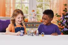 Sylvanian Families 5764 Halloweenské figurky s příslušenstvím (9)