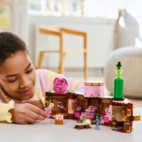 LEGO® Wicked 75683 Studentská kolej Glindy a Elphaby (2)