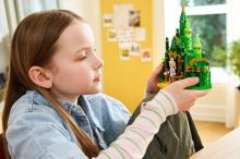 LEGO® Wicked 75689 Emerald City a zámok Kiamo Ko (3)