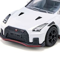 SIKU 1579 Nissan GT-R Nismo (2)