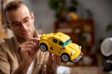 LEGO® ICONS™ 10338 Bumblebee (9)