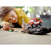 LEGO Jurassic World 76946 Chytenie velociraptorov Blue a Bety (6)
