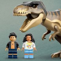 LEGO® Jurassic World 76975 T-rex a útek po rieke (4)