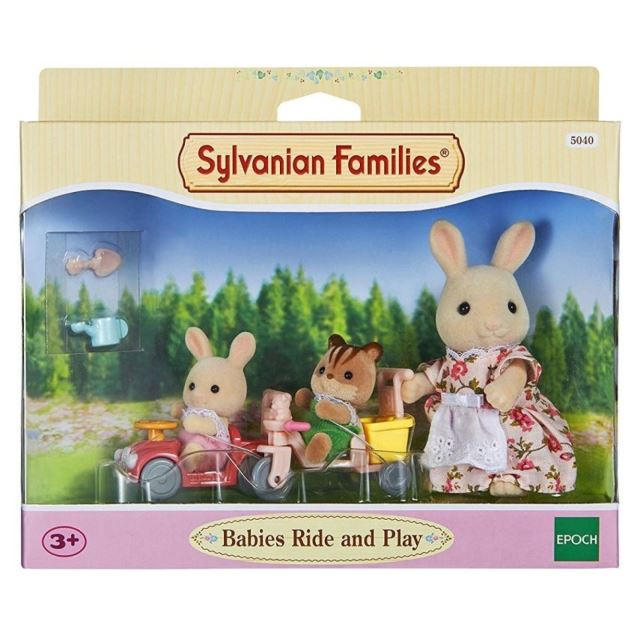 Sylvanian Families 5040 Mamka bílý králík s hrajícími si mláďaty