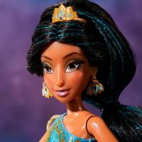 Hasbro Disney Luxusní sběratelská princezna Jasmine 30. výročí (4)