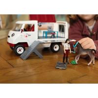 Schleich 42439 Mobilný veterinár s hannoverským žriebäťom (5)